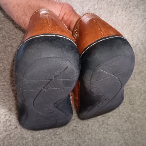 Clarks Bendables Leather MaryJanes with velcro strap 8.5 Wide - Picture 6 of 7